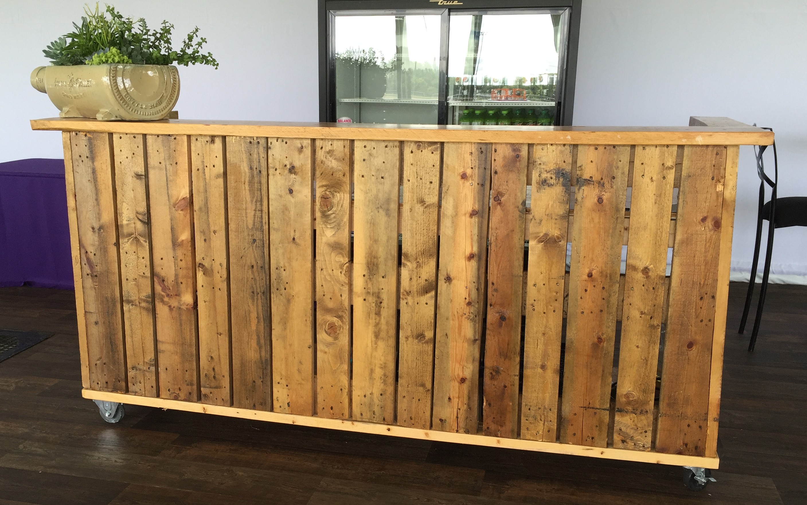 Pallet Bar